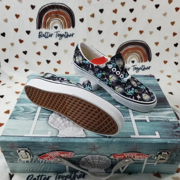 Vans Paradise Floral 💐🌹🌸 ERA - Picture 5 of 13